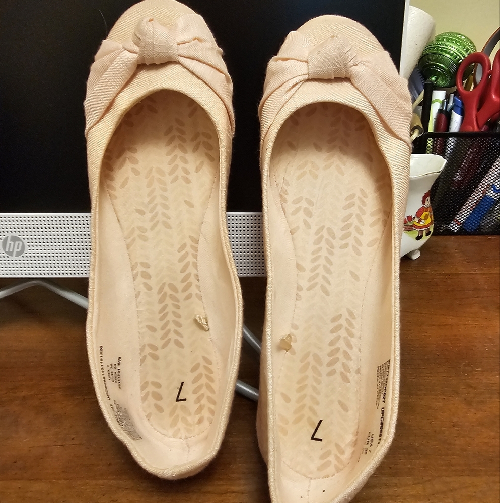 SLIP ON SHOES SIZE 7 WOMAN'S